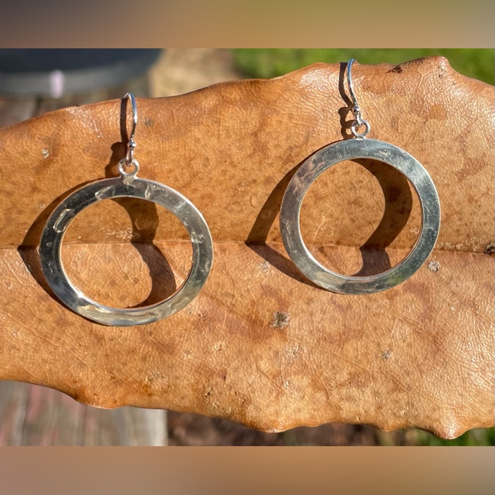 Ss Plain Floating Circle Earrings - image 2